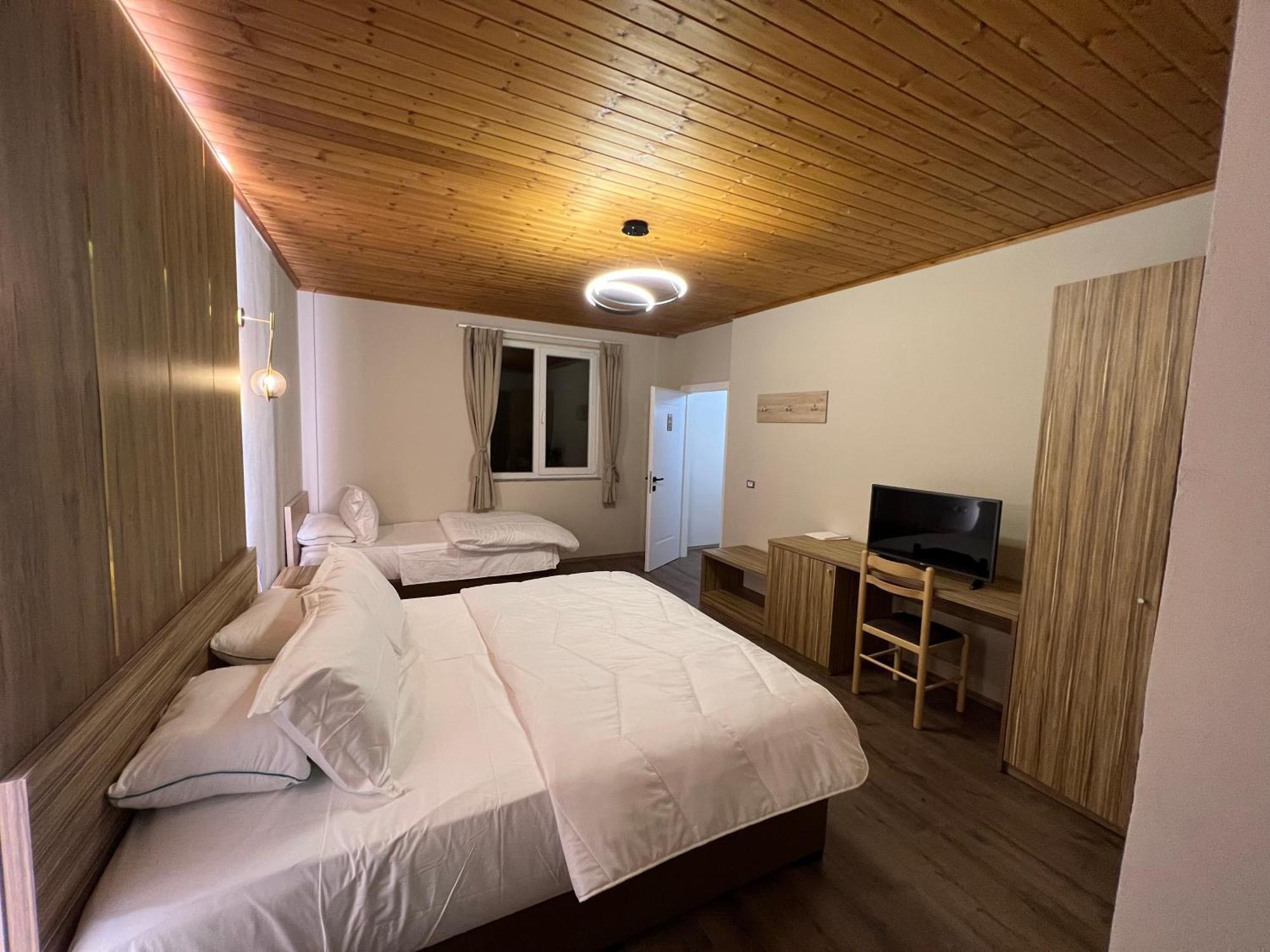 Bujtina Shehu Hotel Kukes Buitenkant foto